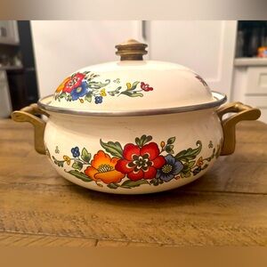 Floral Enamel Cookware with Lid